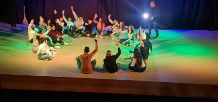 تفتتح جمعية كحايل الثقافية العام الجديد بعملها الفني الضخم : (أوبريت تل اللوز).